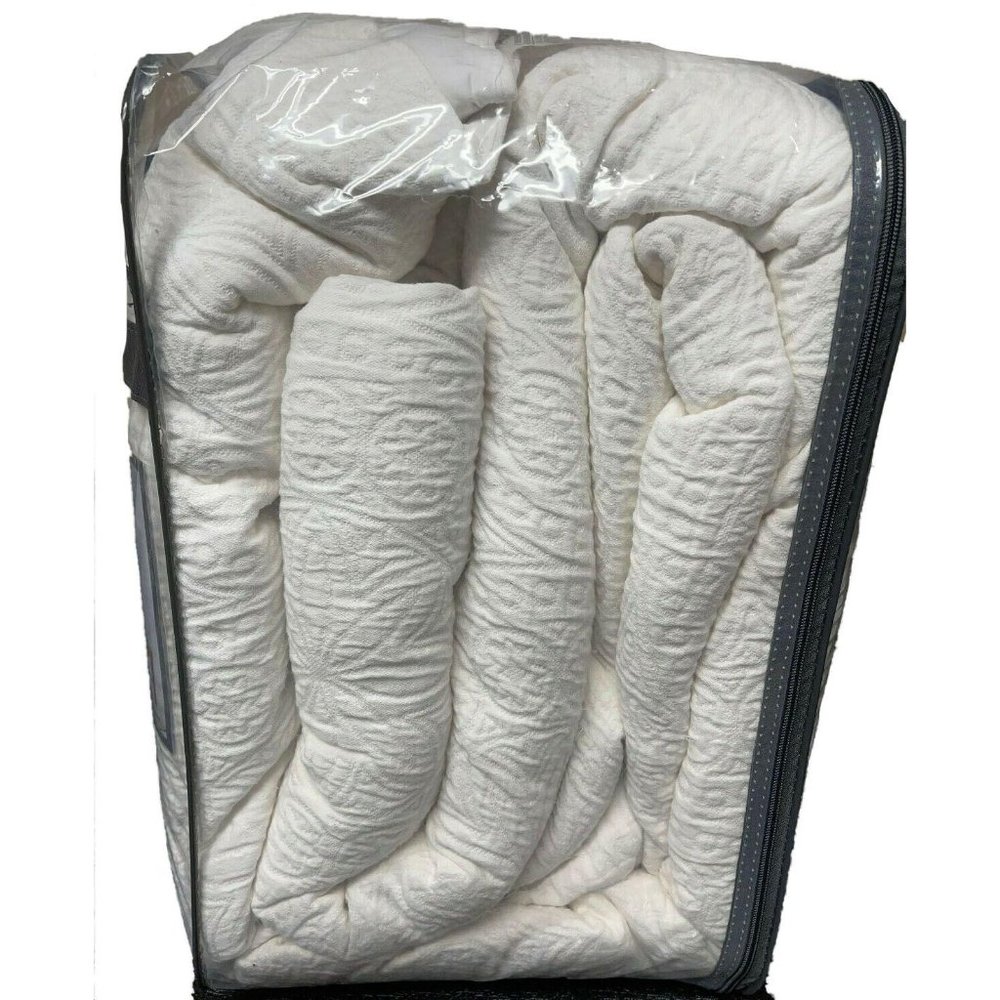 NEW Matelasse Medallion F/Q Comforter Set - Picture 6 of 8